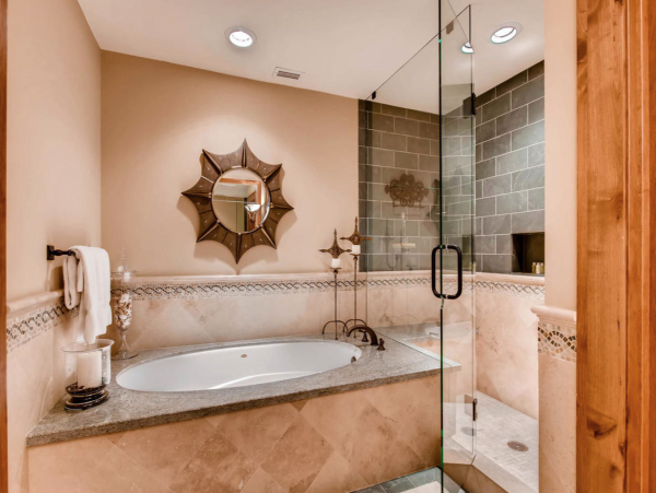 Luxury 3 Bedroom Home Ski In/Ski Out with Vail Valley Views