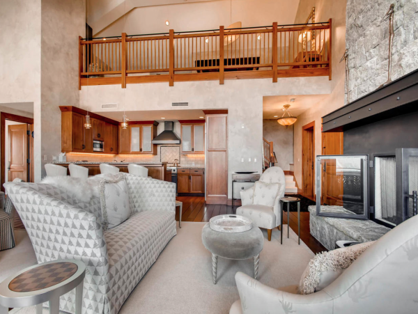 Luxury 3 Bedroom Home Ski In/Ski Out with Vail Valley Views