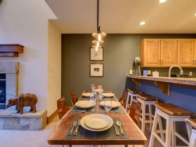 Arrowhead Condo 927677 Arrowhead Condo 927677
