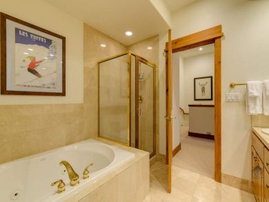 Arrowhead Condo 927677 Arrowhead Condo 927677