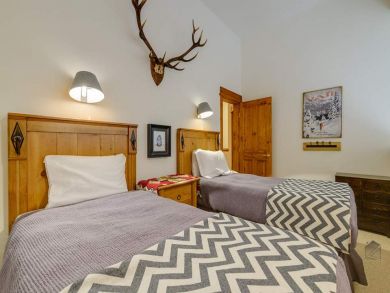 Arrowhead Condo 927677 Arrowhead Condo 927677
