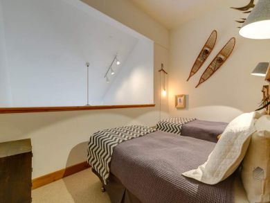 Arrowhead Condo 927677 Arrowhead Condo 927677