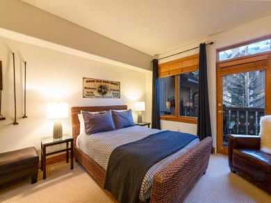 Arrowhead Condo 927677 Arrowhead Condo 927677