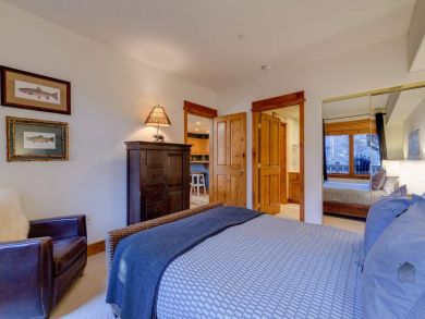 Arrowhead Condo 927677 Arrowhead Condo 927677