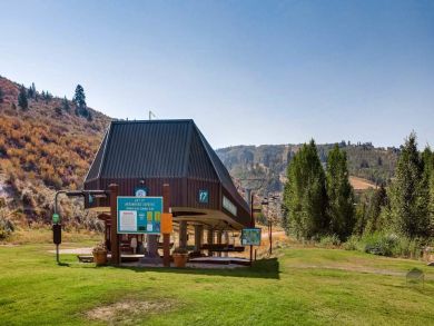 Arrowhead Condo 927677 Arrowhead Condo 927677