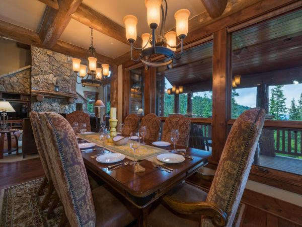 Luxury Breckenridge 6 Bedroom Home with Games Room Sleeps 12