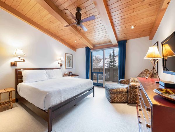 Luxury Vail Vacation Rental - Vail Village Lodge-Style Residence