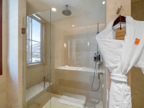 Vail Vacation Condo Four Bedroom + Den
