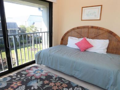 Sanibel Bay View Two Bedroom Vacation Condo Sleeps 4 Guests