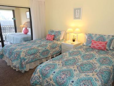 Sanibel Bay View Two Bedroom Vacation Condo Sleeps 4 Guests