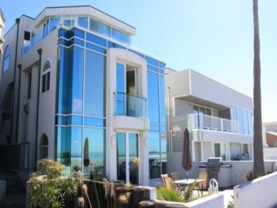 Oceanfront Three Bedroom Vacation Condo in Mission Beach