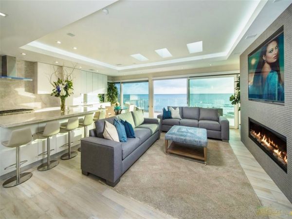 Three Bedroom Oceanfront Luxury Rental Home in La Jolla