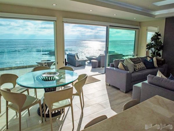 Three Bedroom Oceanfront Luxury Rental Home in La Jolla