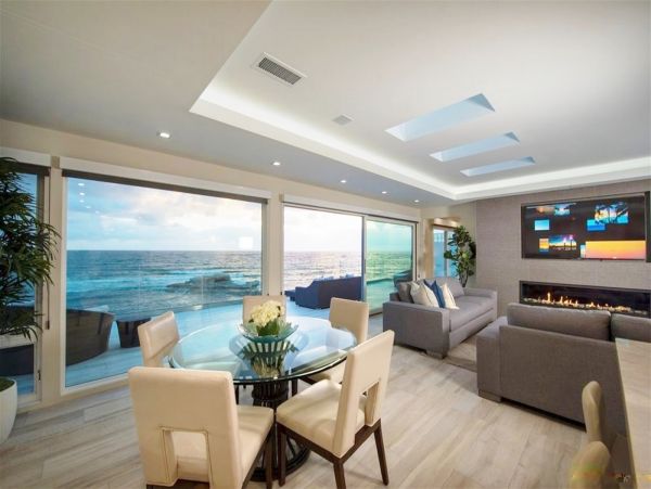 Three Bedroom Oceanfront Luxury Rental Home in La Jolla