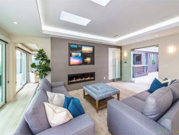 Three Bedroom Oceanfront Luxury Rental Home in La Jolla
