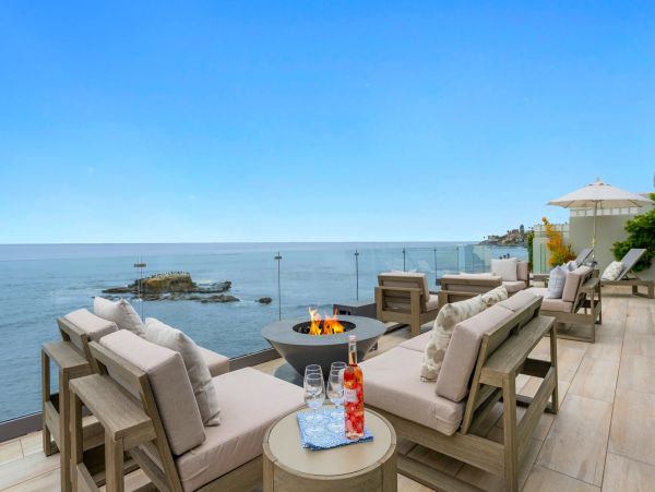 Three Bedroom Oceanfront Luxury Rental Home in La Jolla