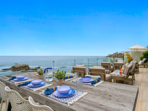 Three Bedroom Oceanfront Luxury Rental Home in La Jolla