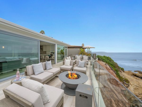 Three Bedroom Oceanfront Luxury Rental Home in La Jolla