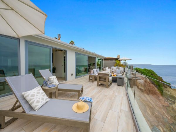 Three Bedroom Oceanfront Luxury Rental Home in La Jolla