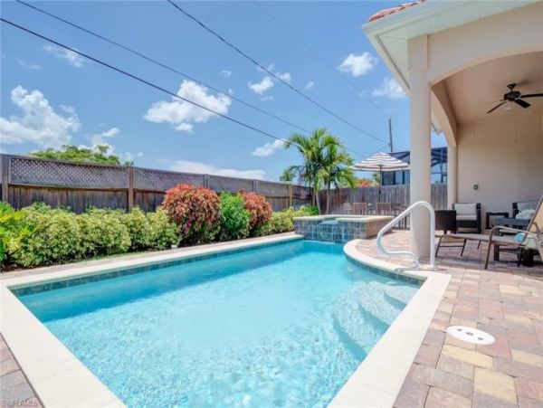 Ritzy Naples Vacation Home  Close to Vanderbilt Beach