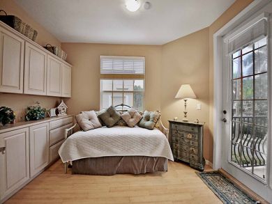 Naples Three Bedroom Walk to Beach Vacation Home