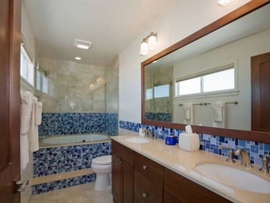 Mission Beach Four Bedroom Oceanfront Vacation Home Sleeps 8