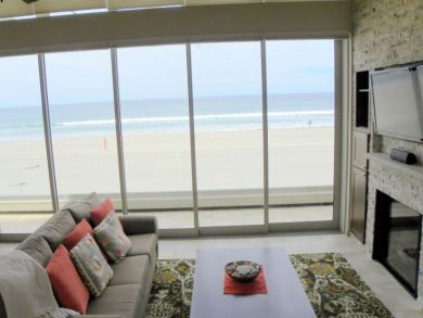 Mission Beach Four Bedroom Oceanfront Vacation Home Sleeps 8