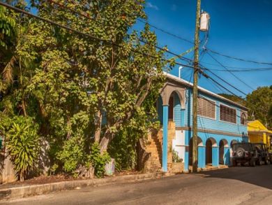 St. Croix One Bedroom Condo Rental Walk to Beach Sleeps 4