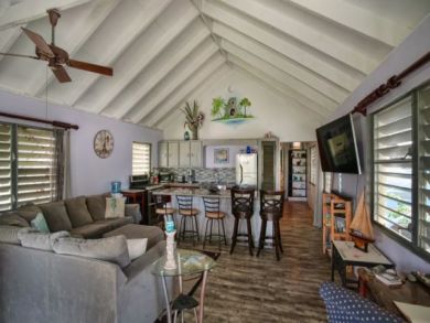 St. Croix One Bedroom Condo Rental Walk to Beach Sleeps 4