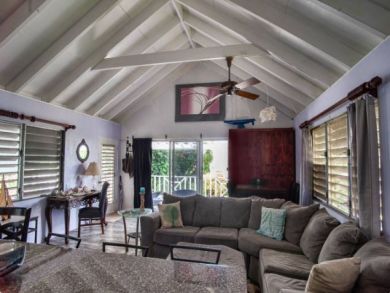 St. Croix One Bedroom Condo Rental Walk to Beach Sleeps 4