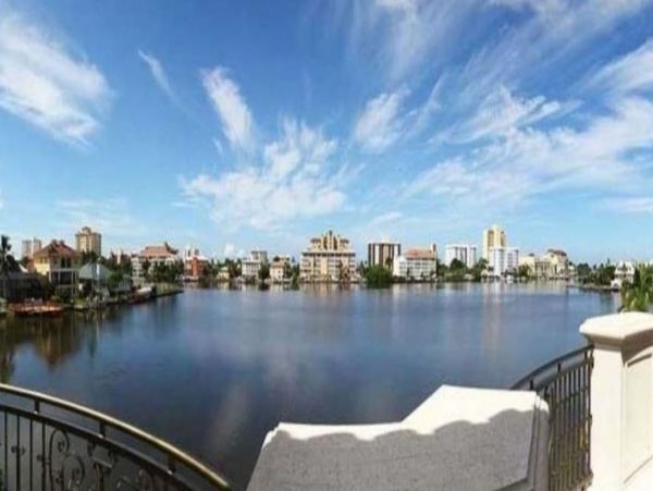 Naples Luxury Vacation Home 6 Bedrooms Sleeps 14 Guests