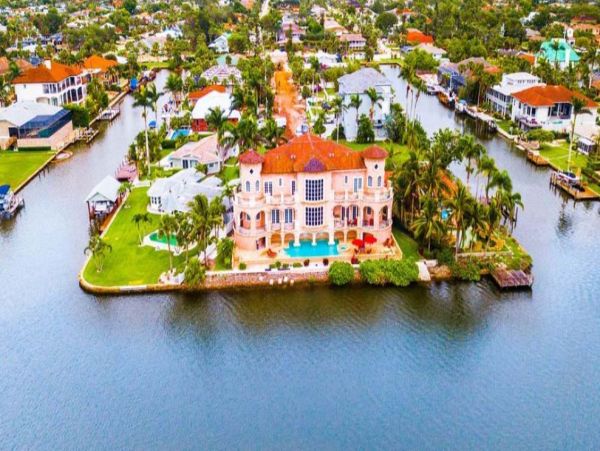 Naples Luxury Vacation Home 6 Bedrooms Sleeps 14 Guests