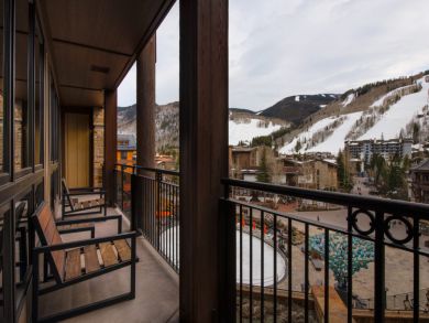 Luxury Mountain View Four Bedroom Plus Den Ski Condo