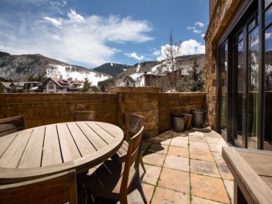 Luxury Mountain View Four Bedroom Plus Den Ski Condo
