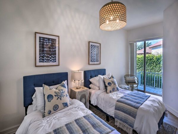 Luxury Canal Front 5 Bedroom Pool Home in Marco Island