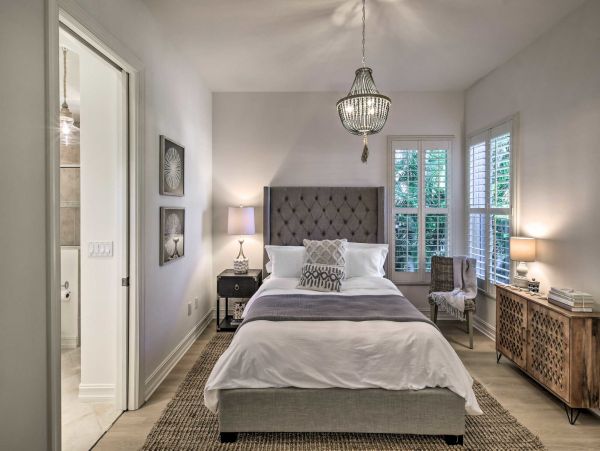 Luxury Canal Front 5 Bedroom Pool Home in Marco Island