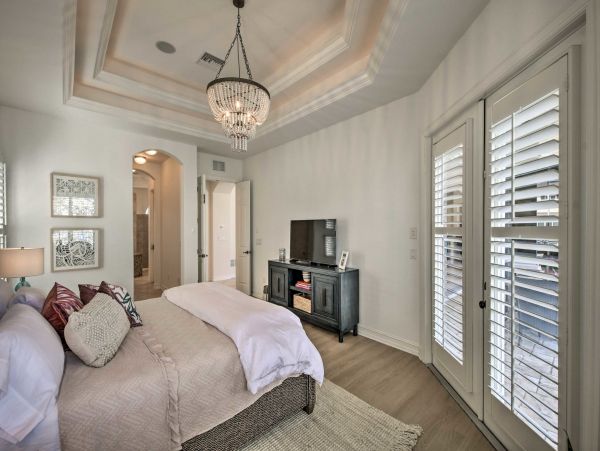 Luxury Canal Front 5 Bedroom Pool Home in Marco Island