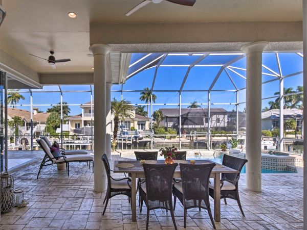 Luxury Canal Front 5 Bedroom Pool Home in Marco Island