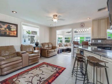 Fort Myers Beachside Two Bedroom Vacation Home Sleeps Four