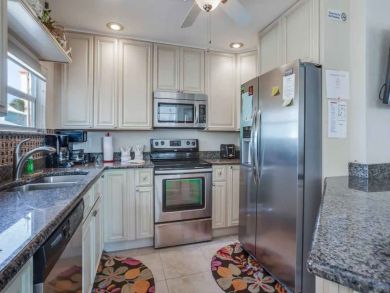 Fort Myers Beachside Two Bedroom Vacation Home Sleeps Four