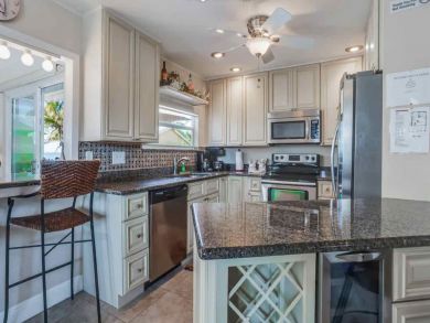 Fort Myers Beachside Two Bedroom Vacation Home Sleeps Four