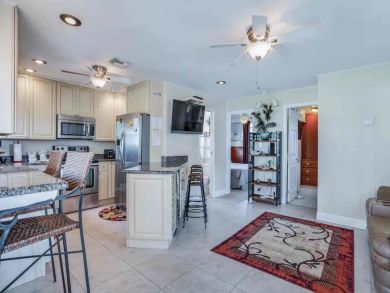 Fort Myers Beachside Two Bedroom Vacation Home Sleeps Four