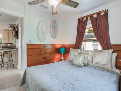 Fort Myers Beachside Two Bedroom Vacation Home Sleeps Four