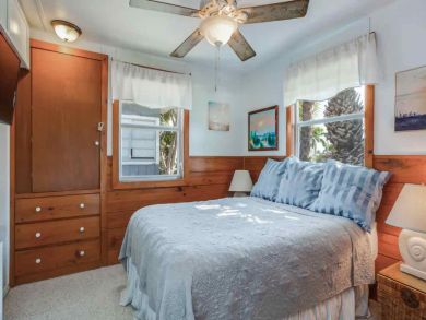 Fort Myers Beachside Two Bedroom Vacation Home Sleeps Four