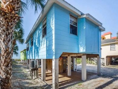 Fort Myers Beachside Two Bedroom Vacation Home Sleeps Four