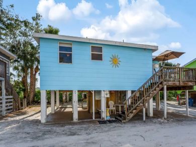 Fort Myers Beachside Two Bedroom Vacation Home Sleeps Four