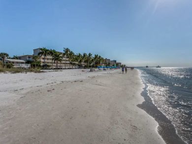 Fort Myers Beachside Two Bedroom Vacation Home Sleeps Four