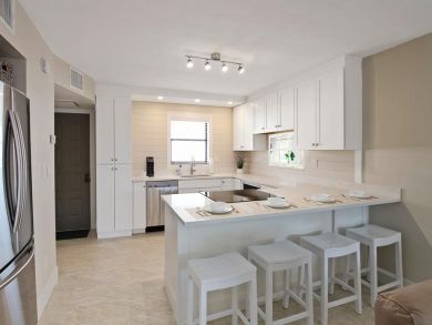 Charming One Bedroom Vacation Condo Rental on Marco Island