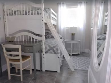 Naples Vacation Home Sleeps Ten Guests
