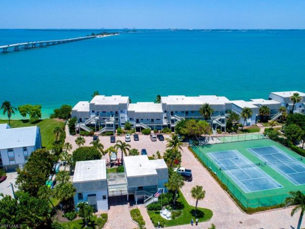 Bay Views Sanibel Vacation Condo 2 Bedrooms